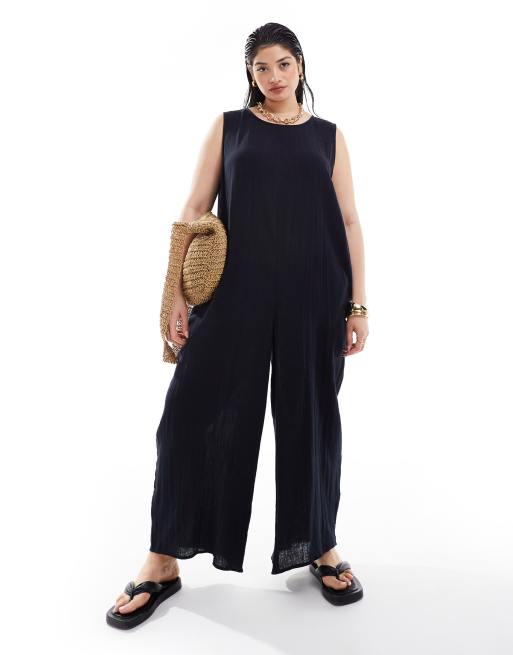 ASOS DESIGN Curve - Sort jumpsuit med culottes-ben og rund hals