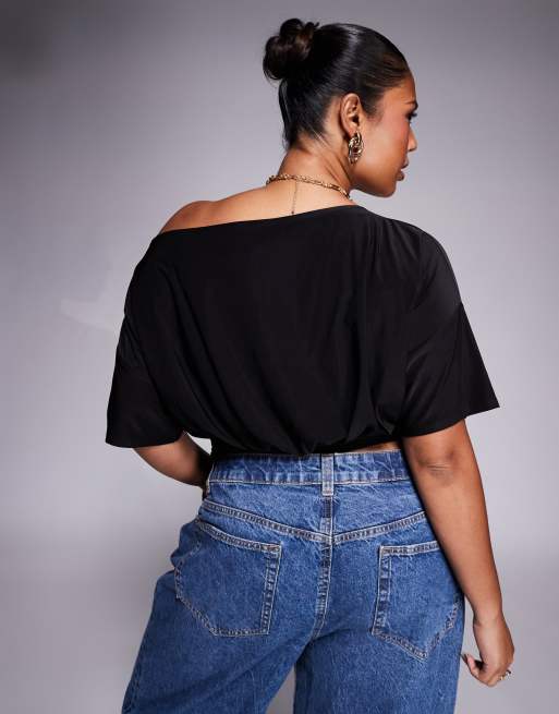 ASOS DESIGN Curve - Sort kortærmet oneshoulder-top med asymmetrisk snit og indsyet talje, 4 af 4