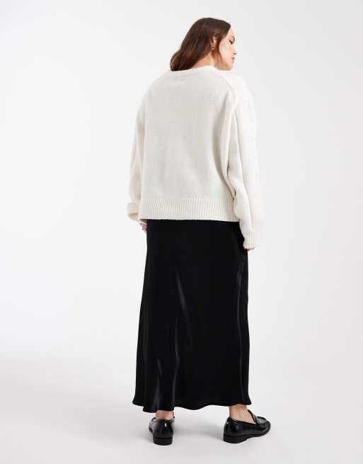 ASOS DESIGN Curve - Sort maxinederdel i satin med tværsnit, 5 af 5