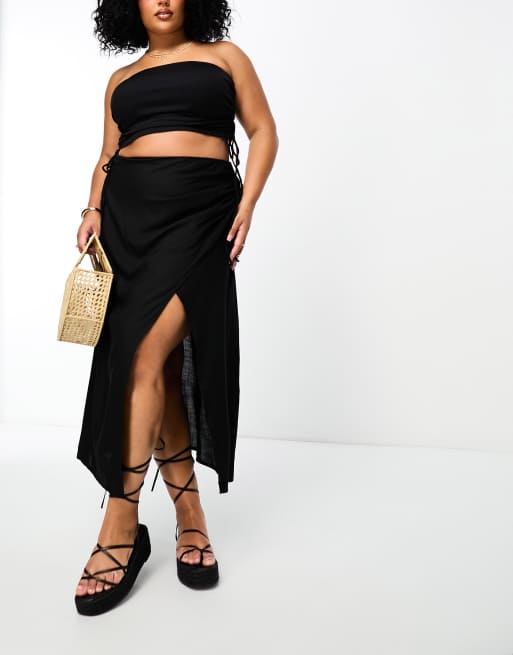 ASOS DESIGN Curve - Sort midinederdel med rynker i siden