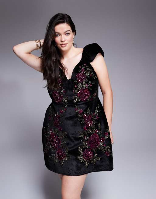 ASOS DESIGN Curve - Sort minikjole med blomsterudsmykning i velour, 2 af 4