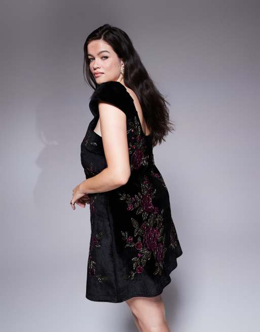 ASOS DESIGN Curve - Sort minikjole med blomsterudsmykning i velour, 4 af 4