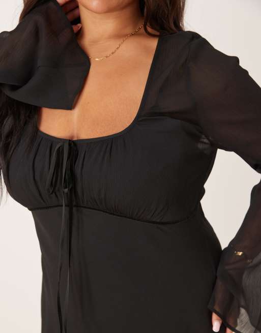 ASOS DESIGN Curve - Sort minikjole med rynket bryst, dyb rund hals og lange ærmer, 3 af 4