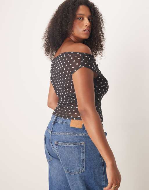 ASOS DESIGN Curve - Sort offshoulder-top med korte ærmer, stofsamlinger og polkaprikker i mesh, 4 af 4