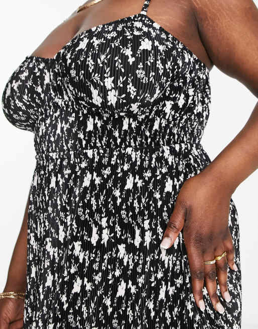 ASOS DESIGN Curve - Sort plisseret maxikjole med stropper og småblomstret print i hvid, 3 af 4