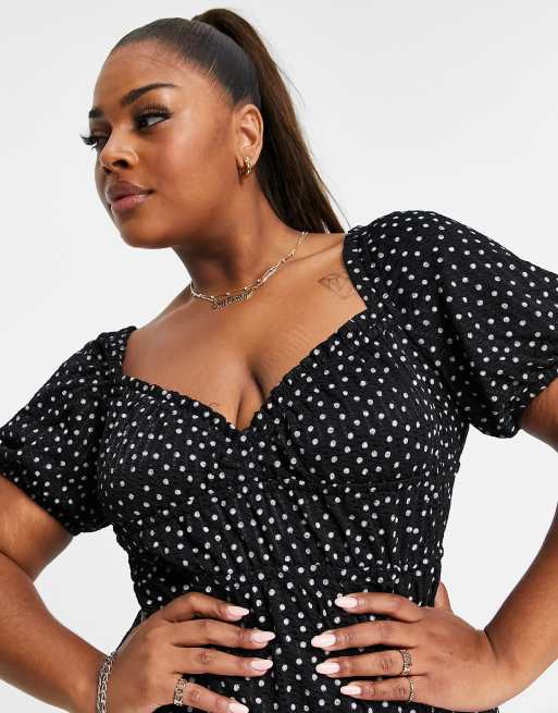 ASOS DESIGN Curve - Sort slå-om-midikjole med tekstur og hvide prikker, 3 af 4