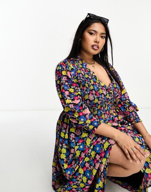 ASOS DESIGN Curve - Sort smock-midikjole med rynkede ærmekanter og multifarvet blomstermønster, 4 af 4