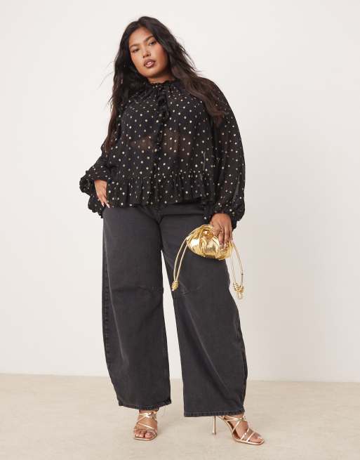 ASOS DESIGN Curve - Sort smock-top med prikker i metallisk guldfarve i burnout-stof, 3 af 4