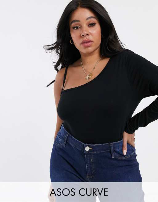 ASOS DESIGN - Curve - Sort top med one-shoulder og stropdetalje