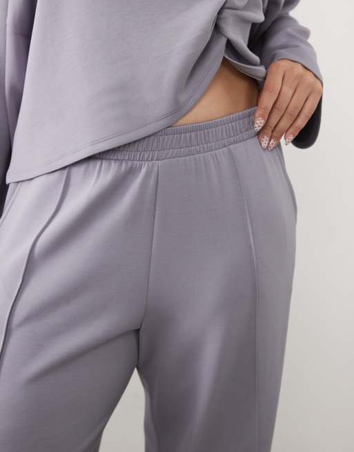 ASOS DESIGN Curve - Sorte joggingbukser med vide ben i blød cupro, 3 af 5