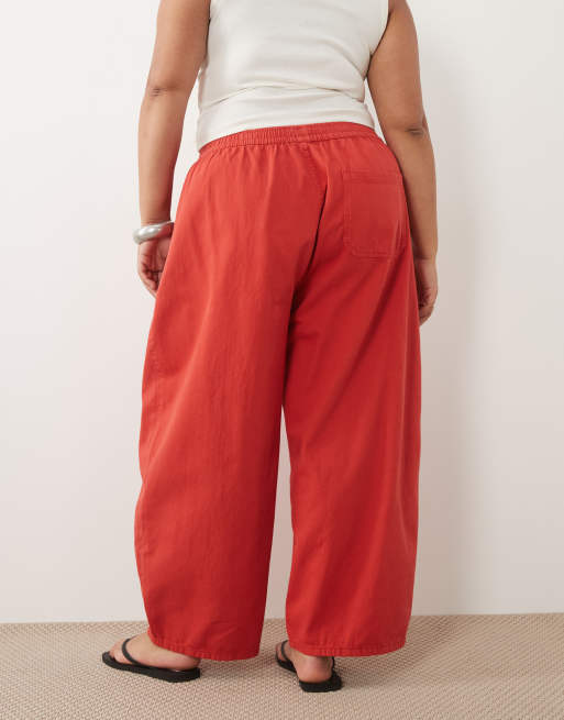 ASOS DESIGN Curve spodnie barrel wsuwane w spranym czerwonym kolorze, 5 z 5