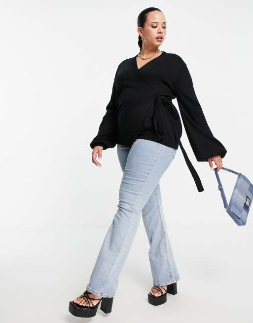 ASOS DESIGN Curve - Strikket slå-om-cardigan med ballonærmer i sort, 4 af 4