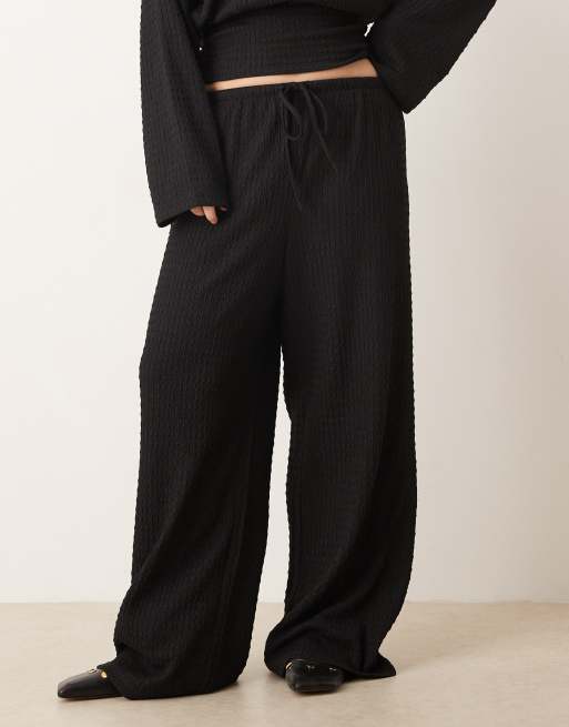 ASOS DESIGN Curve – Strukturierte Hose in Schwarz mit weitem Bein und Bindedetail an der Taille, Kombiteil, 2 von 5
