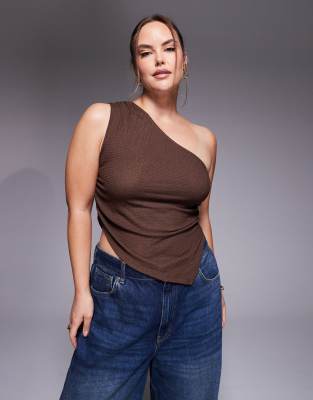 ASOS DESIGN Curve - Strukturiertes Oberteil in Schokobraun mit One-Shoulder-Träger und Raffung-Brown
