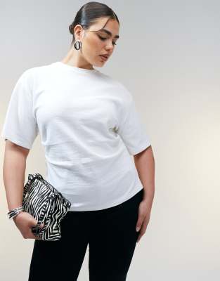 ASOS DESIGN Curve - Strukturiertes T-Shirt in Weiß mit Korsett-Taille