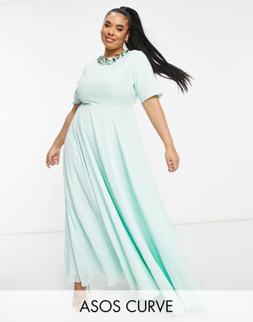 ASOS DESIGN Curve – Sukienka maxi z górą o skróconym kroju i bogato zdobionym dekoltem