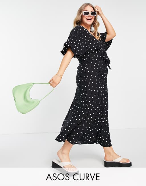 ASOS DESIGN Curve – Sukienka midi z wiązaniem z przodu i wzorem w kropki