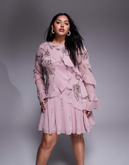 ASOS DESIGN Curve – Sukienka mini w zgaszonym różowym kolorze z odkrytymi plecami, falbankami z surowym wykończeniem i zdobienie, 2 z 4