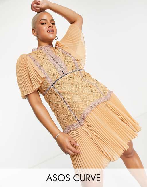 ASOS DESIGN Curve – Sukienka mini z kontrastowym koronkowym wykończeniem i plisowanymi krótkimi rękawami