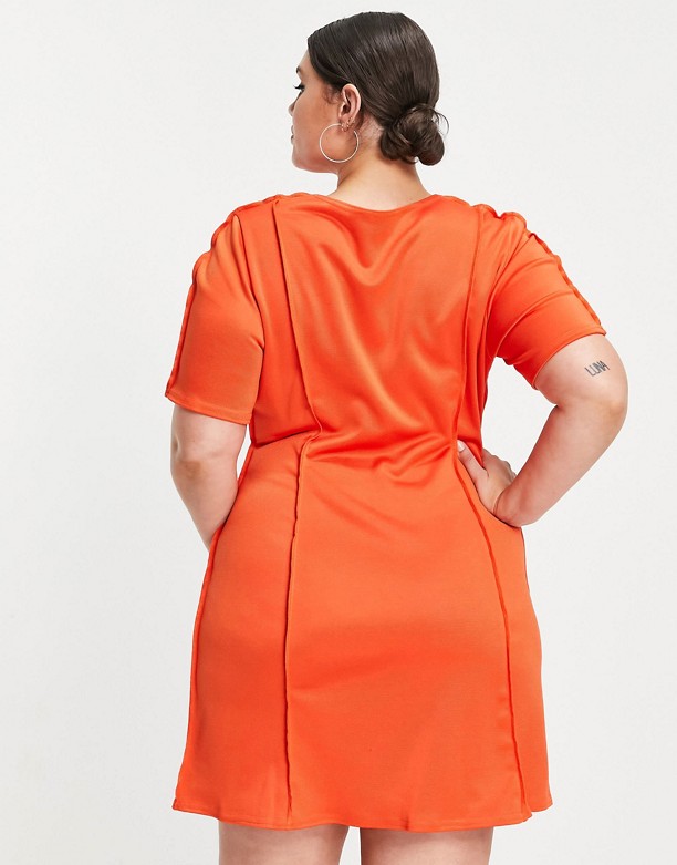 ASOS DESIGN Curve – Sukienka skater o długości mini, z wycięciami i ozdobnymi szwami Flame Aberdeen 