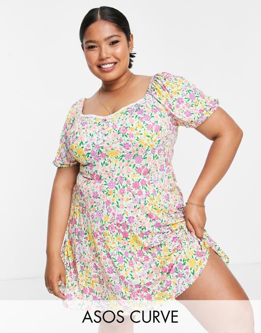 ASOS DESIGN Curve – Sukienka z krótkimi rękawami, koronkowym wykończeniem i wzorem w jasne kwiaty 