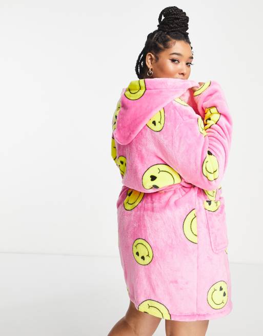 ASOS DESIGN Curve super soft pop smile fleece mini robe in pink ASOS