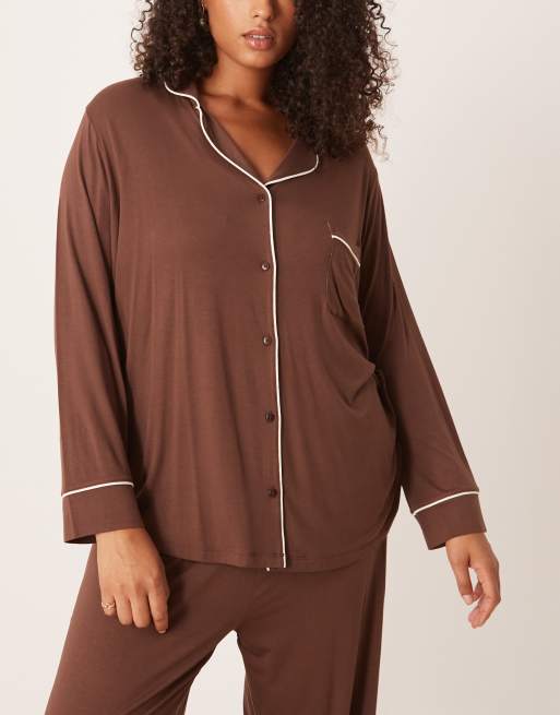 ASOS DESIGN Curve - Superblødt chokoladebrunt sæt med bukser og langærmet skjorte, 2 af 4