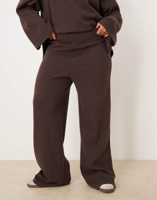 ASOS DESIGN Curve supersoft wide leg sweatpants in chocolate - part of a set, 2 of 5
