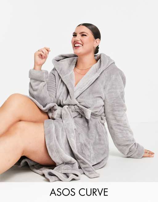 ASOS DESIGN Curve – Superweicher Midi-Bademantel aus Fleece in Grau