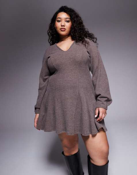 ASOS DESIGN Curve – Superweiches, ausgestelltes Minikleid in Schokobraun mit V-Ausschnitt - view 1