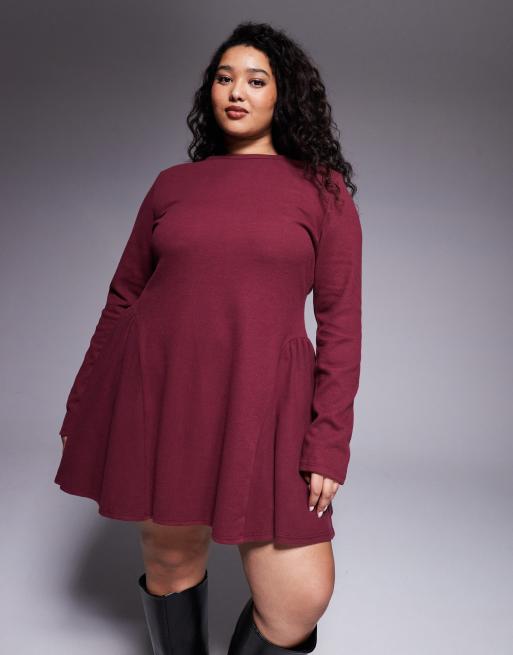 ASOS DESIGN Curve – Superweiches, langärmliges Godet-Minikleid in Burgunderrot, 3 von 4