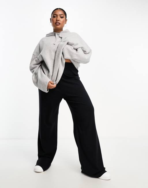 ASOS DESIGN Curve - Superzachte joggingbroek met wijde pijpen in zwart