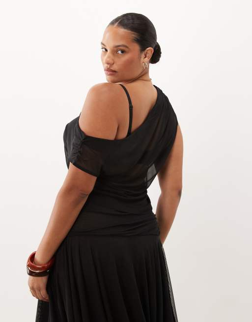 ASOS DESIGN Curve – Svart, asymmetrisk topp i skir mesh med bar axel och rysch, 4 av 4