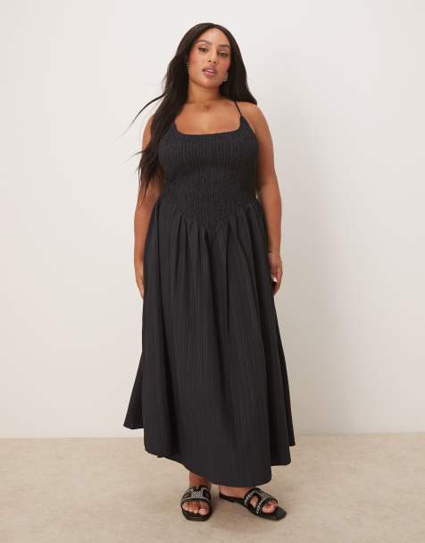 ASOS DESIGN Curve – Svart, krinklad maxiklänning med djup halsringning och korsade band baktill - view 1