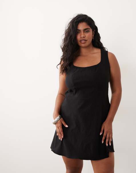ASOS DESIGN Curve – Svart, kritstrecksrandig miniklänning med omlottkjol - view 1