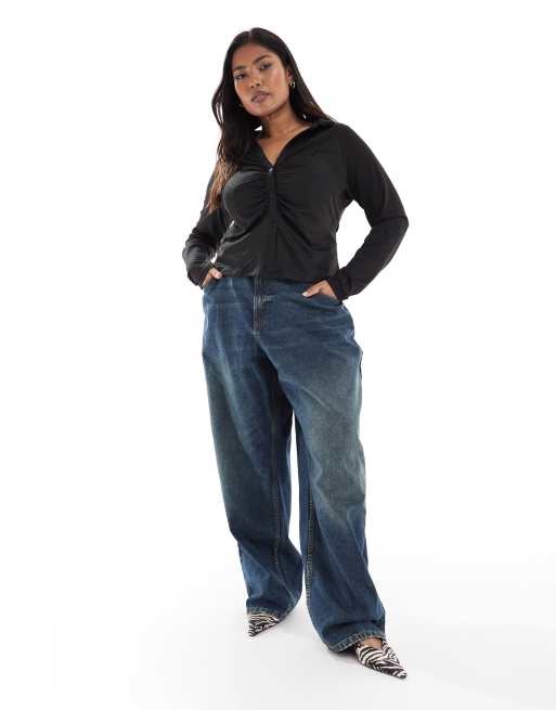 ASOS DESIGN Curve – Svart, silkig, figurnära skjorta med rynkning, 2 av 4