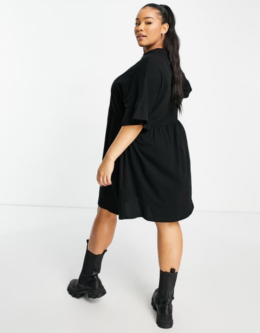 ASOS DESIGN Curve – Svart smockklänning med volangärmar och extra oversize-passform , 2 av 4