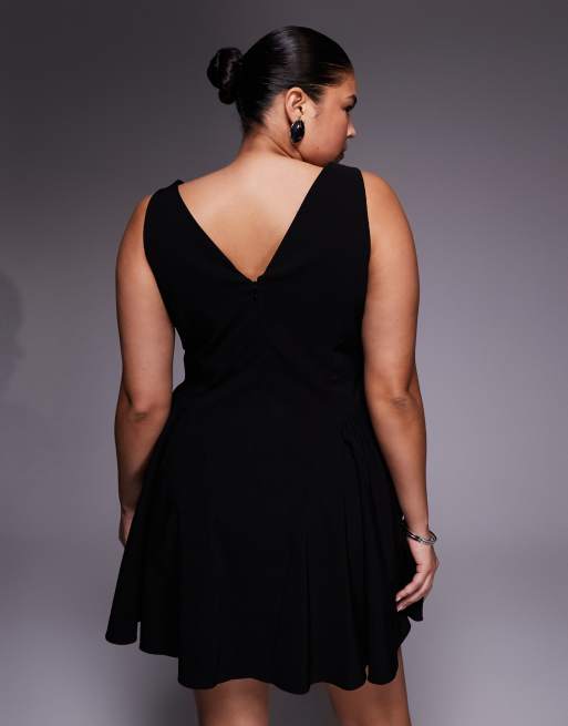 ASOS DESIGN Curve – Svart, strukturerad, vippig miniklänning i bengalin med djup ringning, 4 av 4