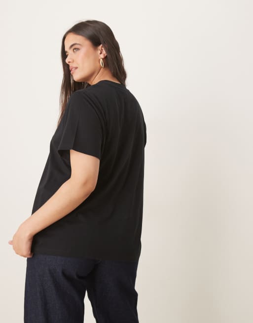ASOS DESIGN Curve – Svart t-shirt i regular fit med rund halsringning, 3 av 4