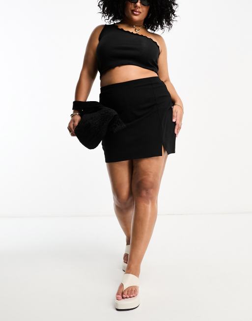 ASOS DESIGN Curve – Svart tennisskort med slits framtill, 3 av 4