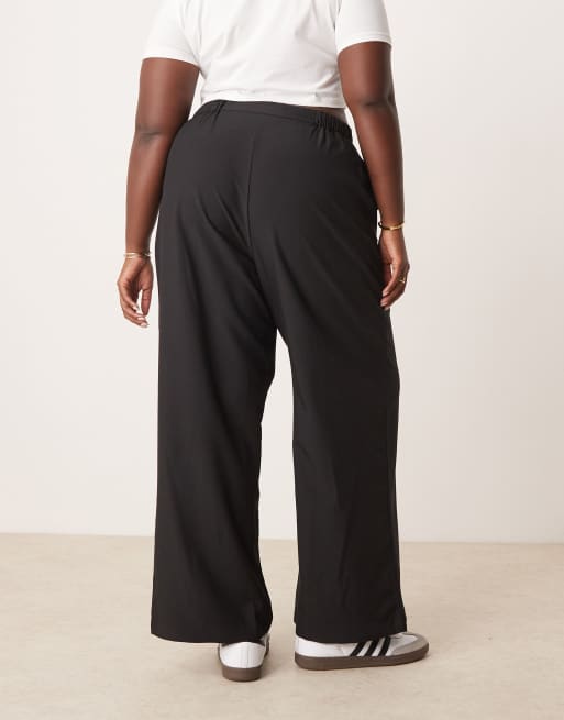 ASOS DESIGN Curve – Svarta, figursydda byxor i dad-modell med vida ben, 3 av 5