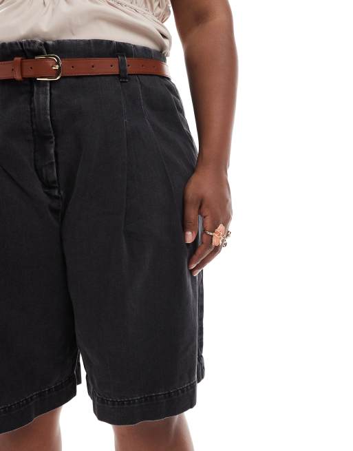 ASOS DESIGN Curve – Svarta jeansshorts i bermudastil med skärp, 4 av 5