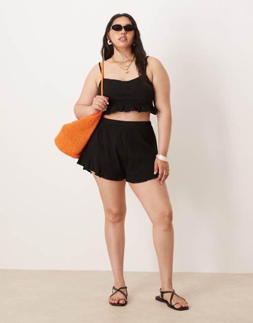 ASOS DESIGN Curve – Svarta, krinklade, utsvängda shorts, del av set