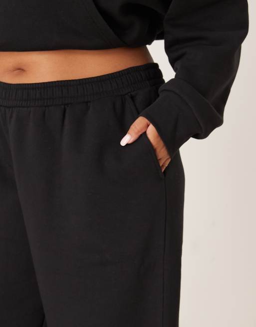 ASOS DESIGN Curve – Svarta mjukisbyxor med borstad insida och vida ben, 3 av 5