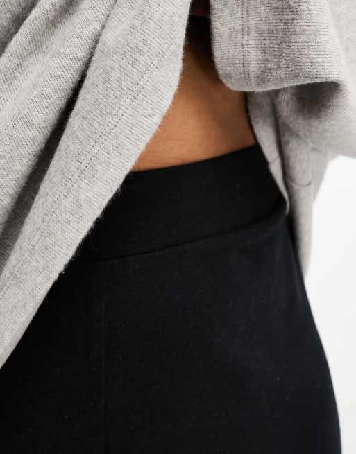 ASOS DESIGN Curve – Svarta supermjuka mjukisbyxor med vida ben, 3 av 4
