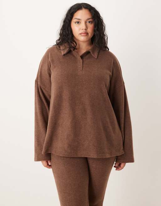 ASOS DESIGN Curve - Sweat polaire léger à assortir avec col - Chocolat, 2 de 4