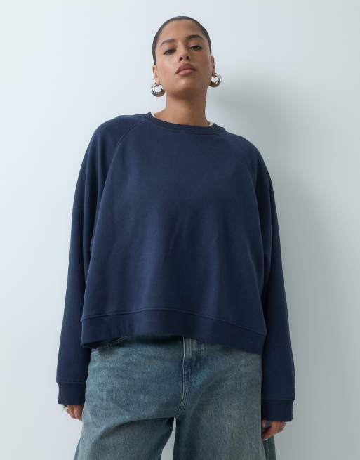 ASOS DESIGN Curve sweat regular raglan à envers brossé bleu marine, 2 de 5