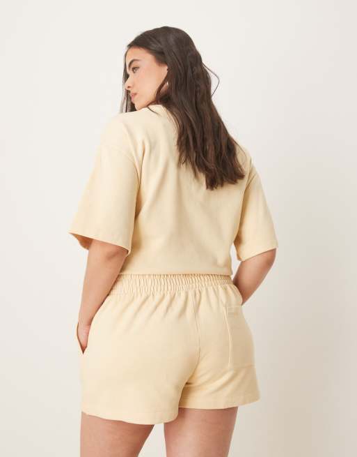 ASOS DESIGN Curve sweat shorts in buttermilk (part of a set), 4 of 5