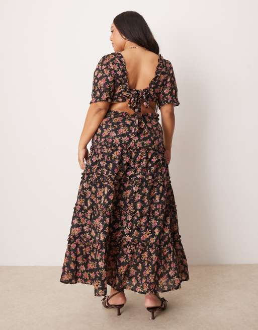 ASOS DESIGN Curve sweetheart neckline midi dress with cut out in dark base floral