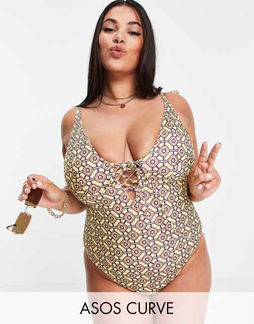 ASOS DESIGN Curve – Sznurowany strój kąpielowy w kafelkowy wzór